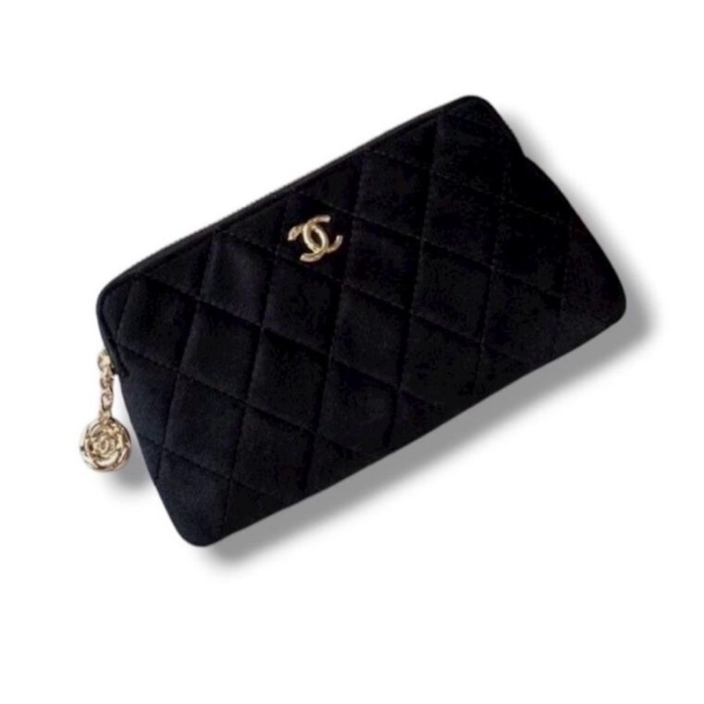 CHANEL MAKEUP VELVET POUCH - Picture 3 of 4